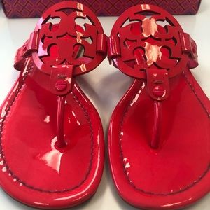 Tory Burch Fluo Fuchsia Patent Miller Size 7